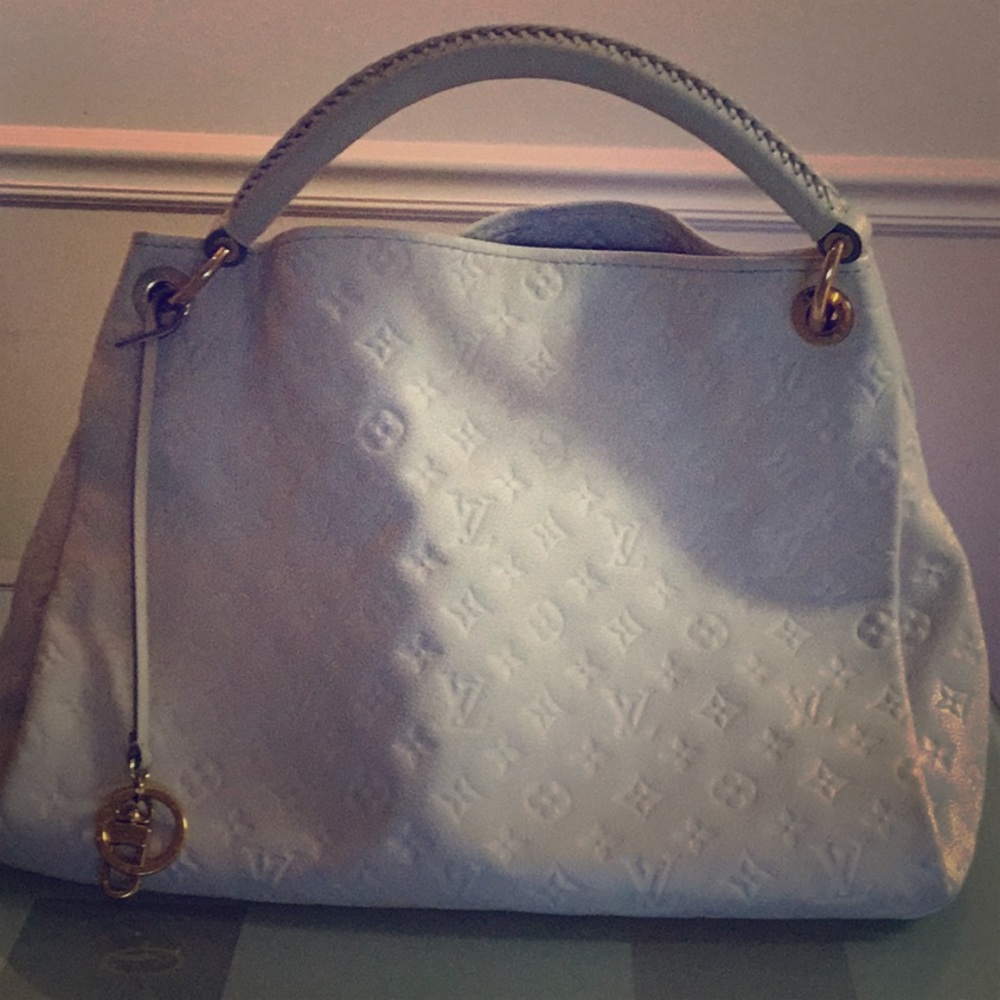 RaRe WHite! LOUIS VUITTON ARtsy Monogram Emprinte